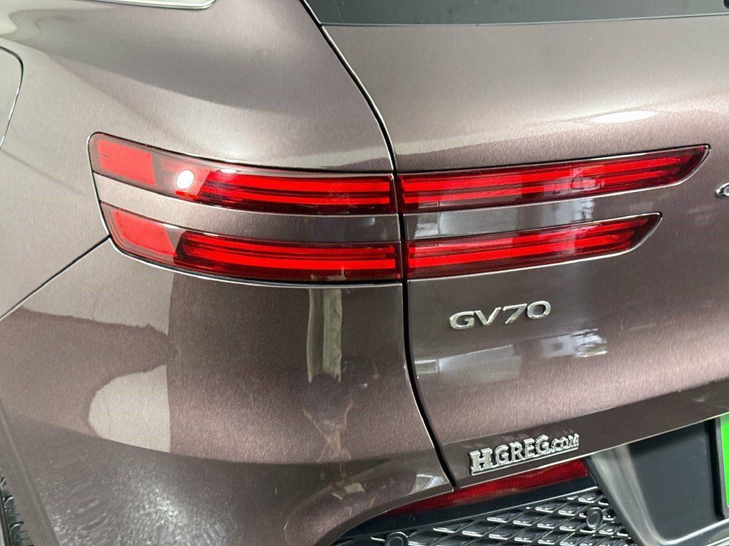 Used 2022 Genesis GV70 2.5T AWD/4WD image 35