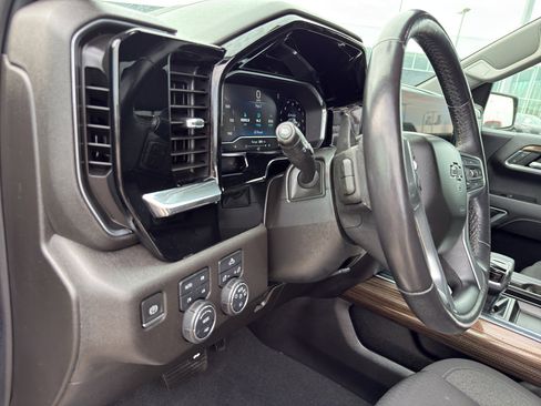 Used 2023 Chevrolet Silverado 1500 RST w/ Z71 Off-Road Package AWD/4WD image 16
