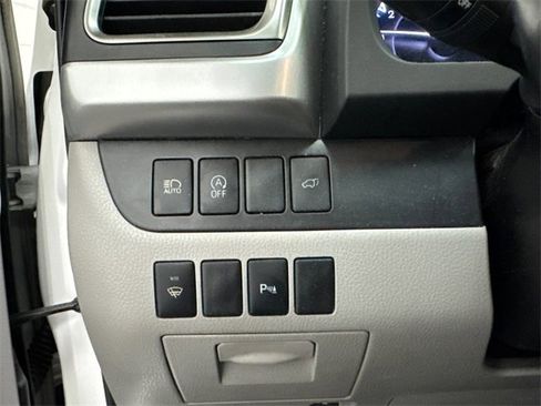 Used 2017 Toyota Highlander Limited image 13