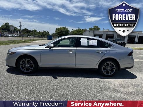 Used 2023 Honda Accord EX image 4