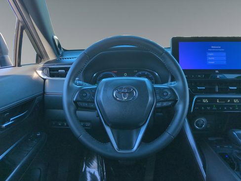 Used 2024 Toyota Venza Limited image 12