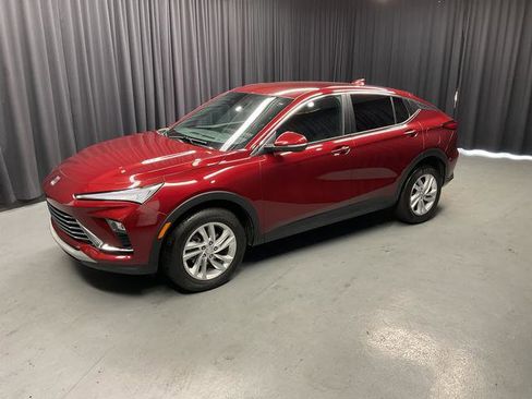 Used 2024 Buick Envista Preferred w/ Convenience I Package image 2