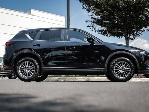 Used 2017 MAZDA CX-5 Touring FWD image 11