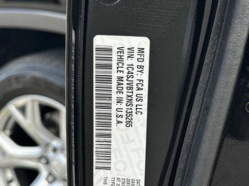 Used 2022 Jeep Wagoneer Series II AWD/4WD image 31