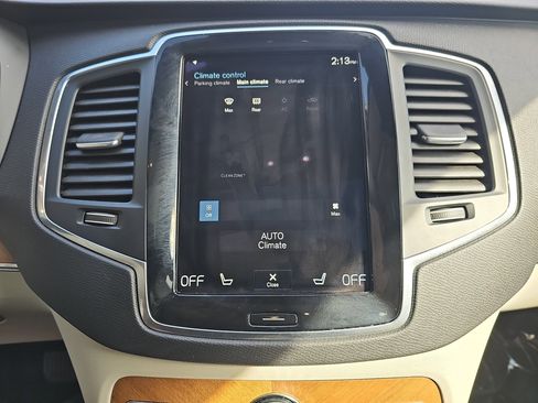 Used 2022 Volvo XC90 T6 Momentum w/ Climate Package image 21