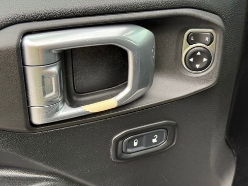 Used 2021 Jeep Wrangler Unlimited Sport AWD/4WD image 18