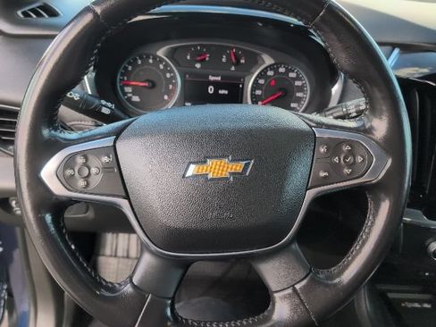 Used 2022 Chevrolet Traverse LT FWD image 25
