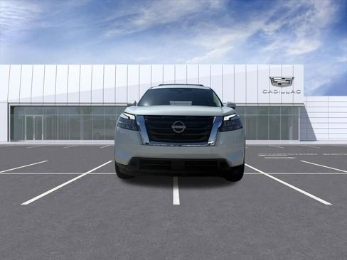 Used 2023 Nissan Pathfinder SV AWD/4WD image 7