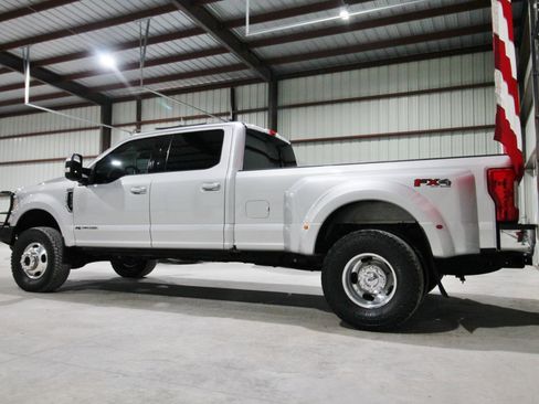 Used 2019 Ford F350 Lariat w/ Lariat Value Package image 7