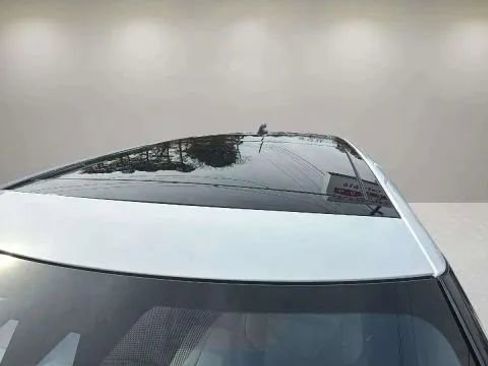 Used 2020 Land Rover Range Rover Evoque R-Dynamic S image 22