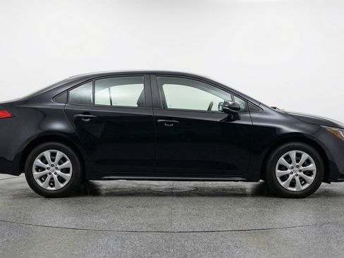 Used 2025 Toyota Corolla LE image 11