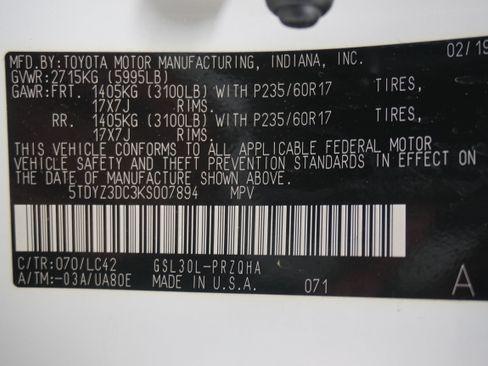 Used 2019 Toyota Sienna XLE w/ XLE Navigation Package FWD image 37