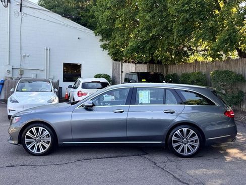Used 2018 Mercedes-Benz E 400 4MATIC Wagon image 3