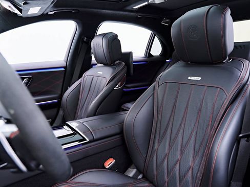 Used 2024 Mercedes-Benz S 63 AMG S w/ Rear Seat Package image 62