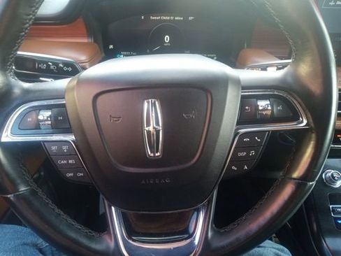 Used 2021 Lincoln Nautilus Reserve image 17