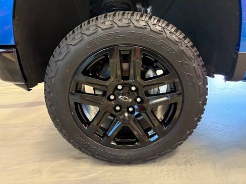 Used 2022 Chevrolet Silverado 1500 Custom Trail Boss w/ LPO, Dark Essentials Package AWD/4WD image 14