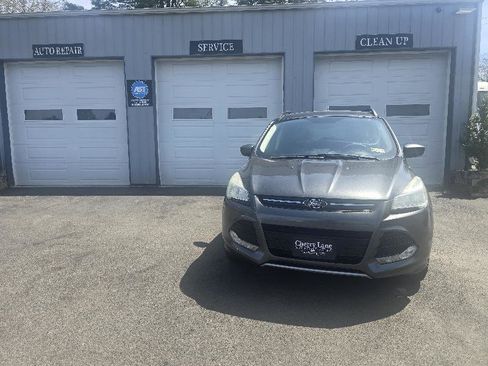 Used 2016 Ford Escape SE w/ SE Leather Comfort Package AWD/4WD image 2