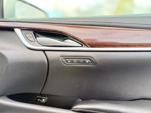 Used 2016 Cadillac XTS Luxury image 30