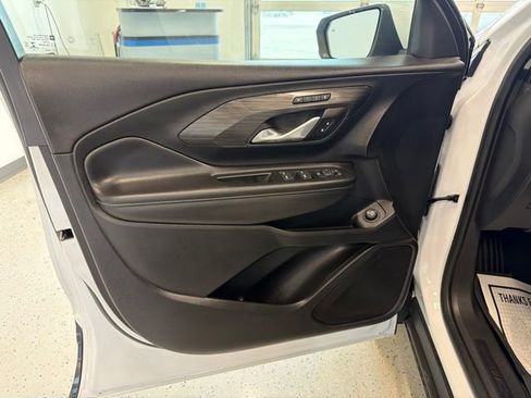 Used 2022 GMC Terrain SLT w/ LPO, Floor Liner Package AWD/4WD image 41