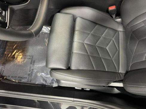 Used 2025 BMW i5 xDrive40 w/ Premium Package image 27