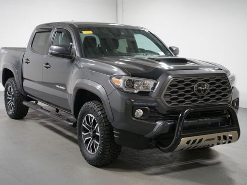Certified 2021 Toyota Tacoma TRD Sport image 3