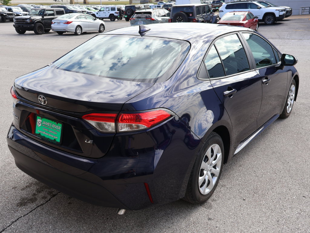 Used 2025 Toyota Corolla LE FWD image 5
