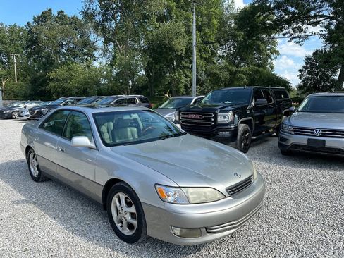 Used 2001 Lexus ES 330 image 1