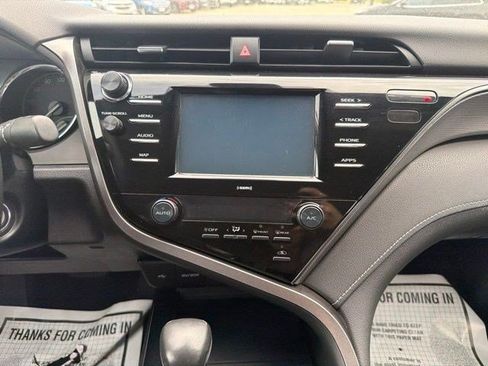 Used 2020 Toyota Camry SE w/ Carpet Mat Package FWD image 22