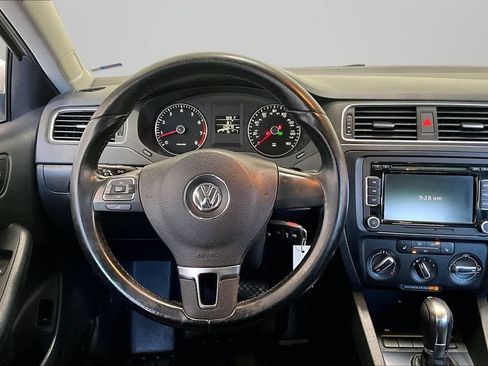 Used 2012 Volkswagen Jetta SE FWD image 8