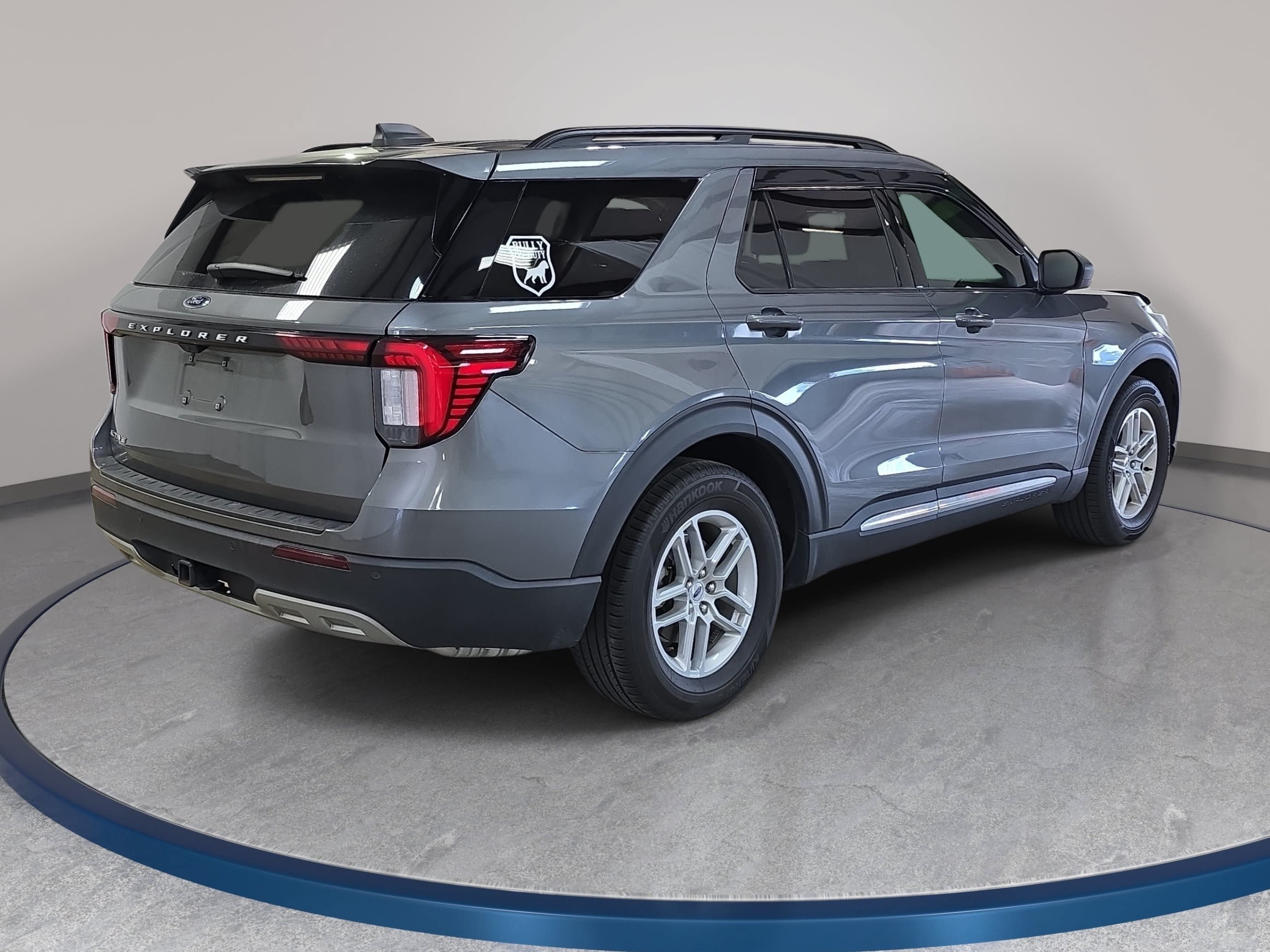 Used 2025 Ford Explorer Active w/ Active Comfort Package RWD image 6