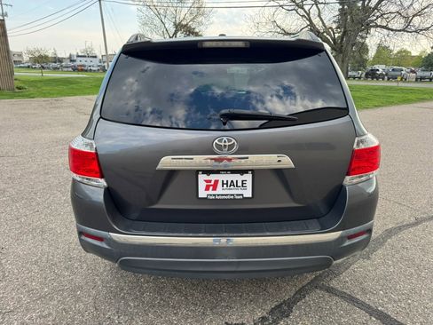 Used 2011 Toyota Highlander Limited w/ Tow Pkg image 8