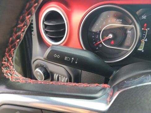 Used 2021 Jeep Gladiator Rubicon w/ Cold Weather Group image 21