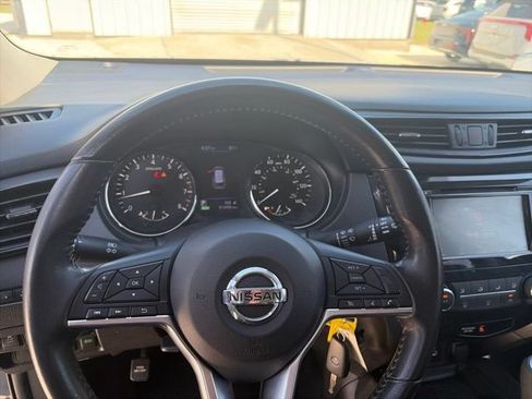 Used 2019 Nissan Rogue S w/ Special Edition Package FWD image 11