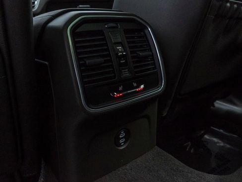 Certified 2026 Porsche Macan AWD/4WD image 29
