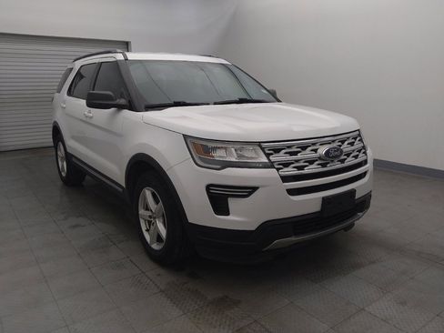 Used 2019 Ford Explorer XLT image 13