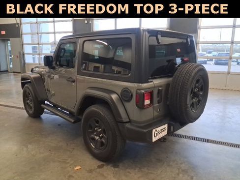 Used 2022 Jeep Wrangler Sport image 6