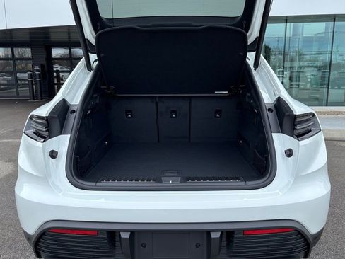 New 2026 Porsche Macan 4 Electric AWD/4WD image 9