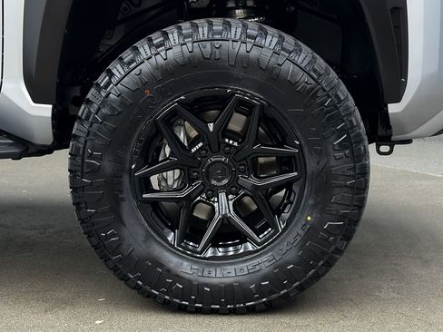 Used 2026 Toyota 4Runner TRD Off-Road Premium AWD/4WD image 9