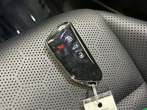 Used 2024 Volkswagen ID.4 Pro S image 21