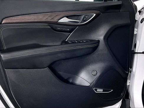 Used 2021 Buick Envision Avenir w/ Technology Package II FWD image 21