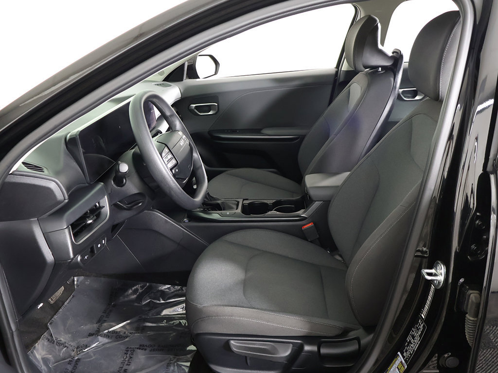 Used 2025 Kia K4 FWD image 28