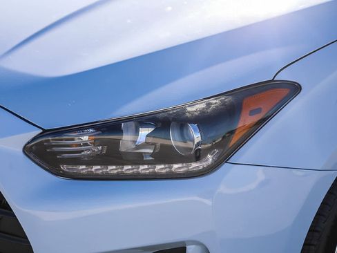 Used 2019 Hyundai Veloster 2.0 Premium image 8