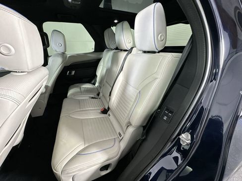 Used 2020 Land Rover Discovery HSE image 27