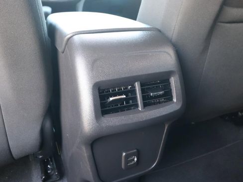 Used 2024 Chevrolet Equinox LT image 12