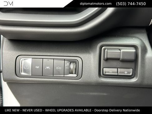 Used 2024 Chevrolet Silverado EV W/T AWD/4WD image 34
