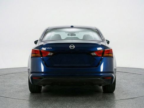 Used 2025 Nissan Altima 2.5 SV FWD image 7