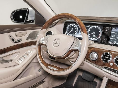 Used 2015 Mercedes-Benz S 550 4MATIC Sedan image 31