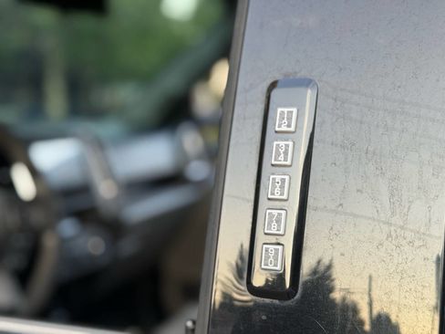 Used 2016 Ford F150 XLT image 24