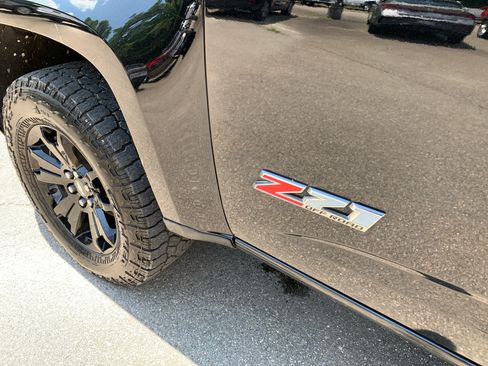 Used 2019 Chevrolet Colorado Z71 w/ Z71 Midnight Edition AWD/4WD image 42