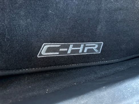 Used 2020 Toyota C-HR LE FWD image 42